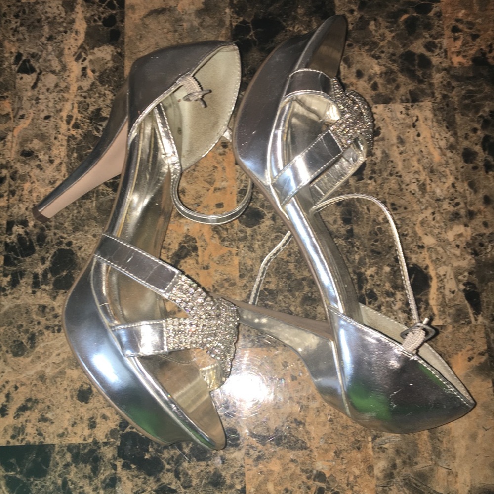 Metallic Silver Heels w/ Faux Diamond Accent Bow